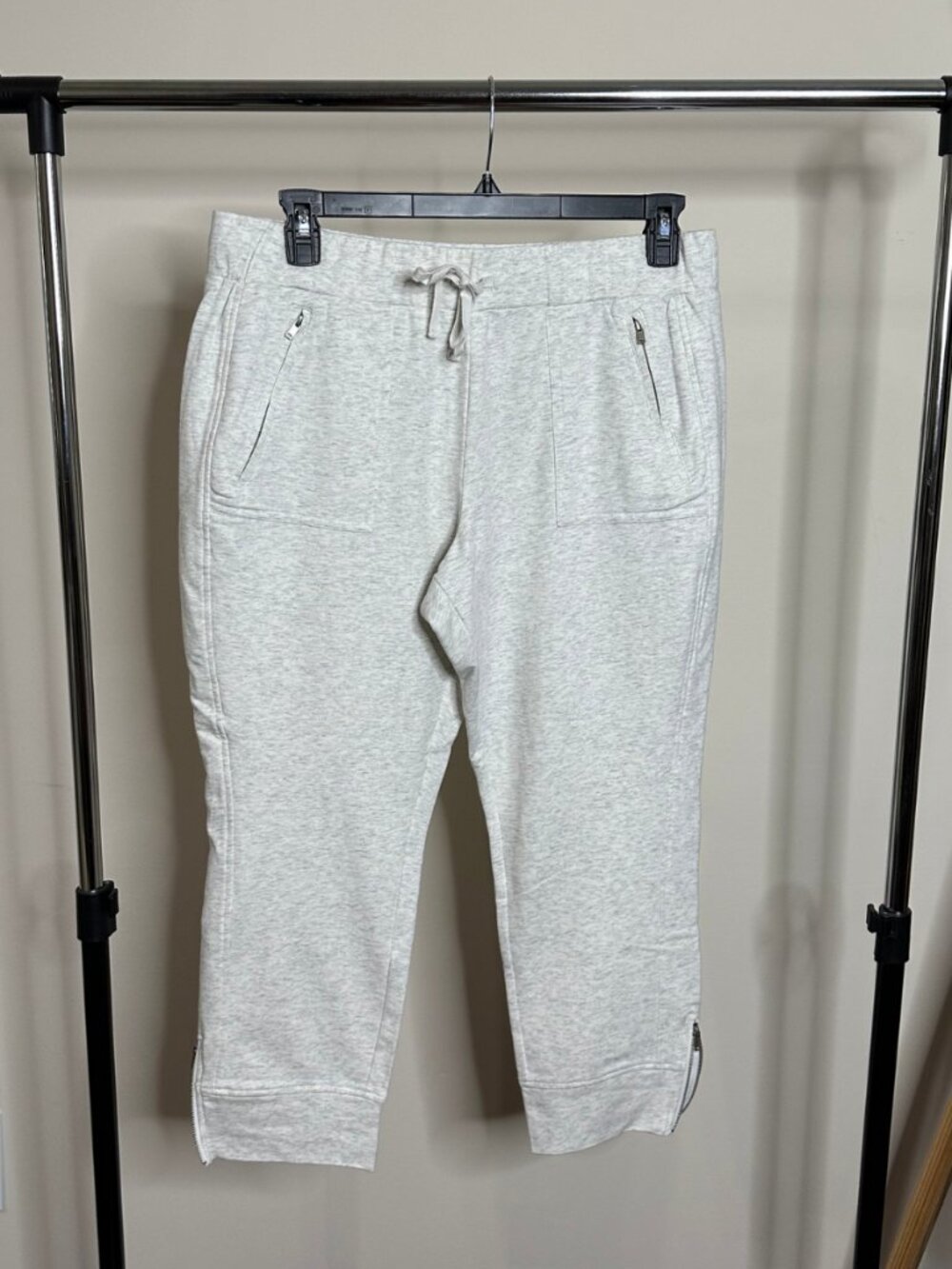 New York & Company High-Rise Scuba Joggers in Heather Light Grey | Size Large